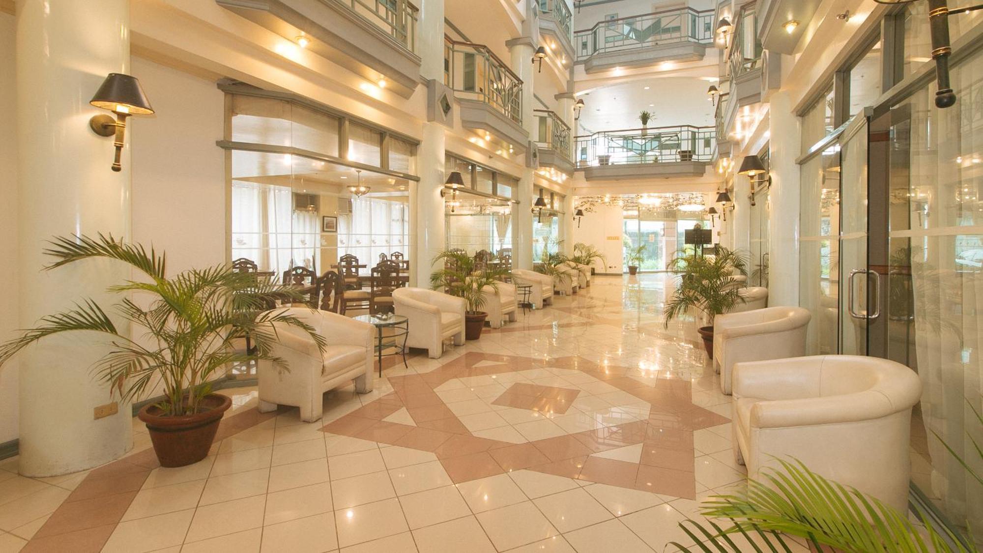 Royal Am Rei Hotel By Reddoorz Bacolod Exterior foto